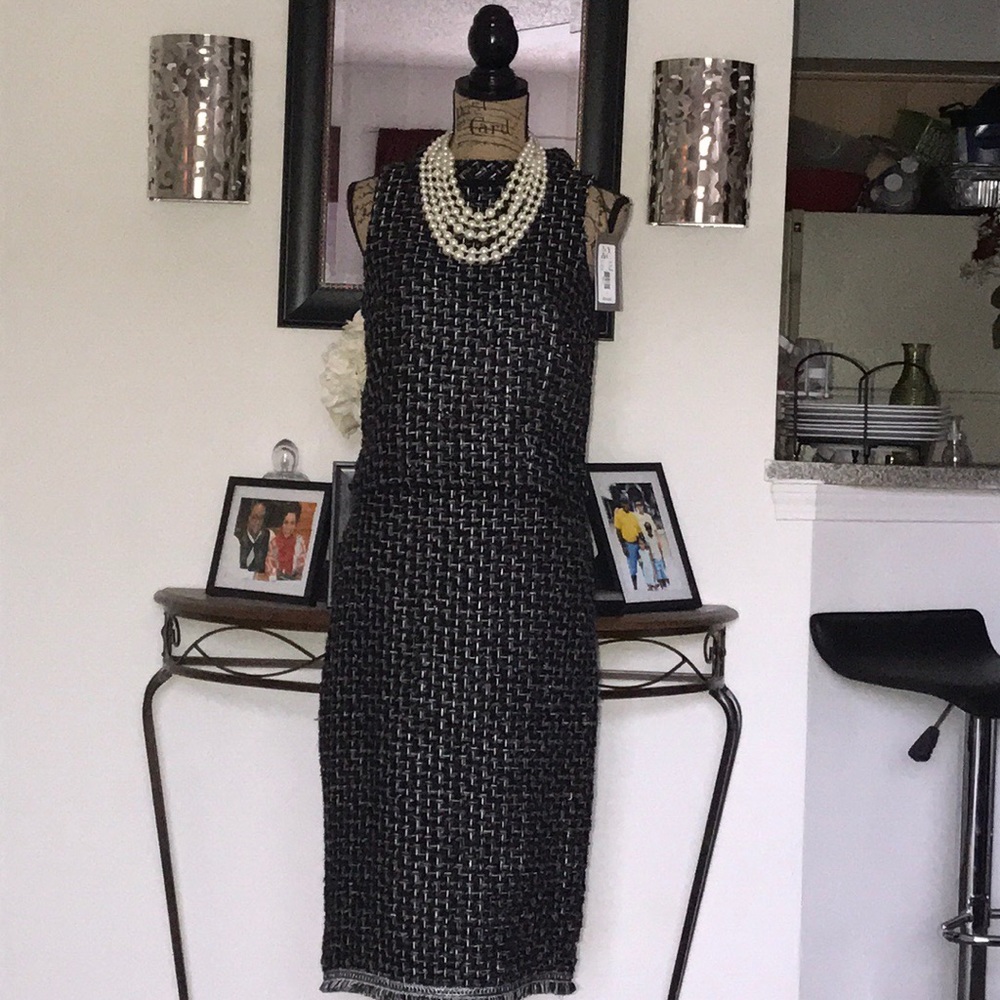 2-piece Eva Mendes houndstooth woven suit